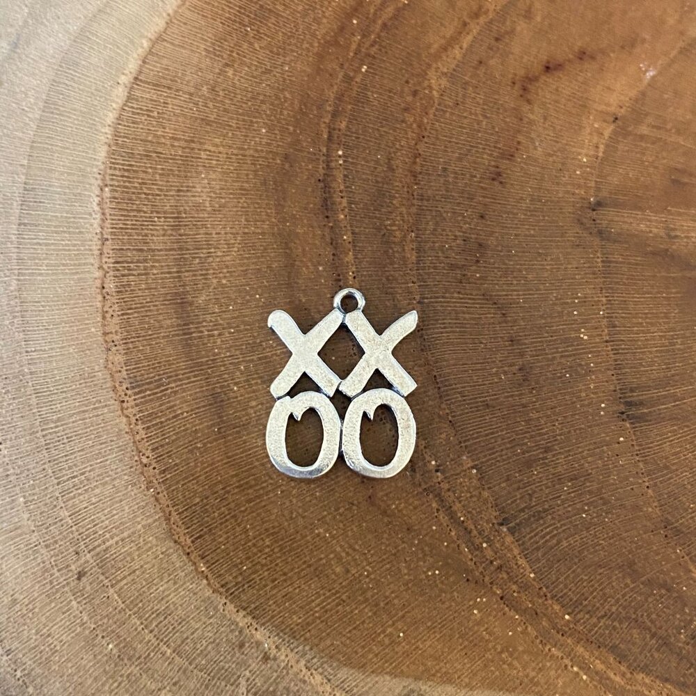 RETIRED James Avery XXOO Charm, Sterling Silver - Picture 1 of 2